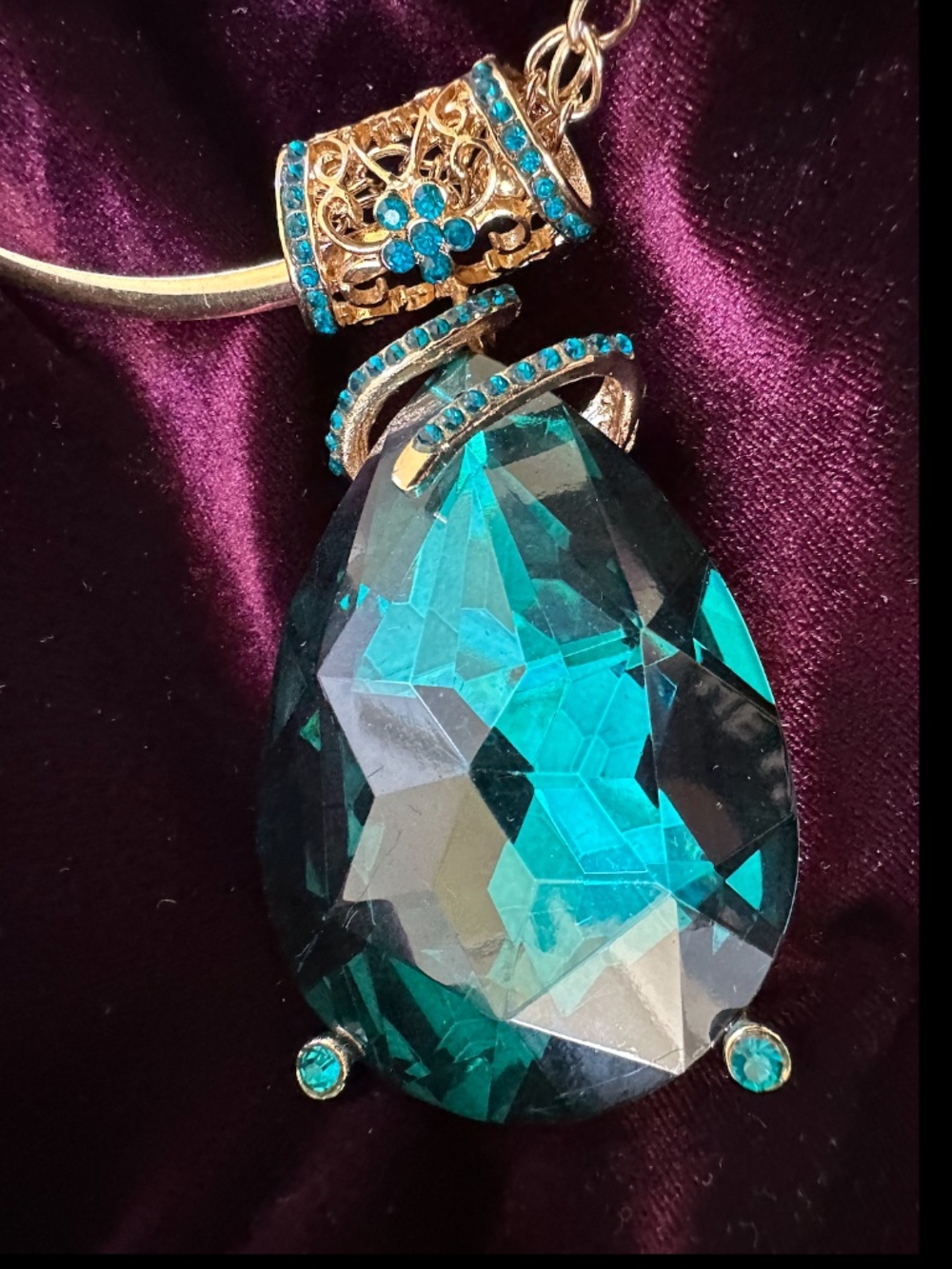 *NWT LARGE BLUE TEARDROP PENDANT STATMENT NECKLACE